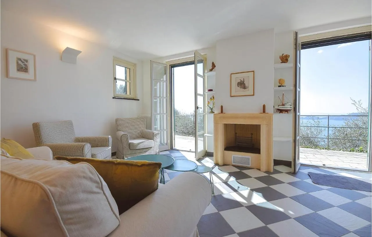 Awesome Home In Zoagli With Kitchenette
