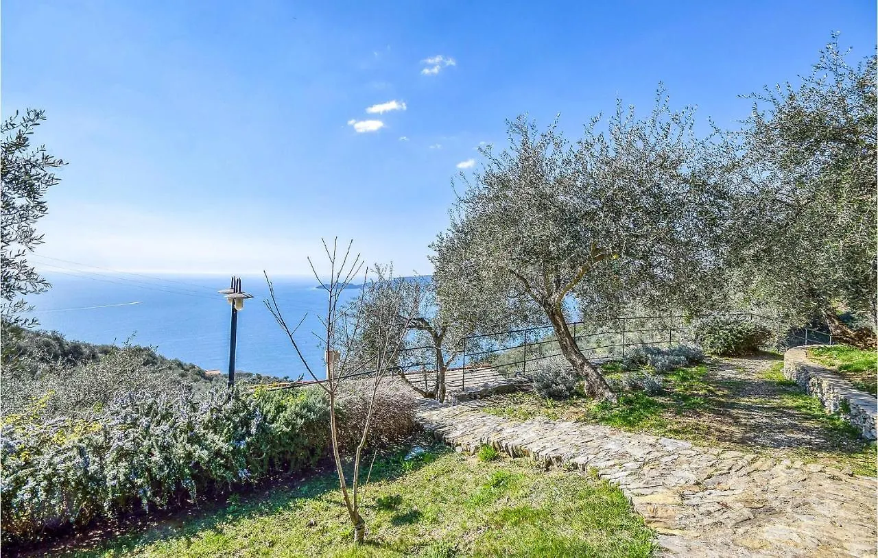 Awesome Home In Zoagli With Kitchenette